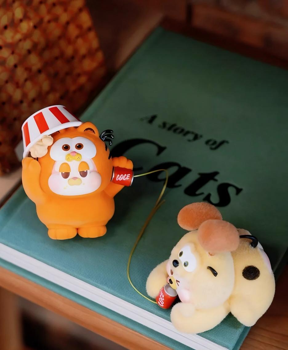 THE SLLO Garfield Family Gourmet Guardian Plan Series Blind Box