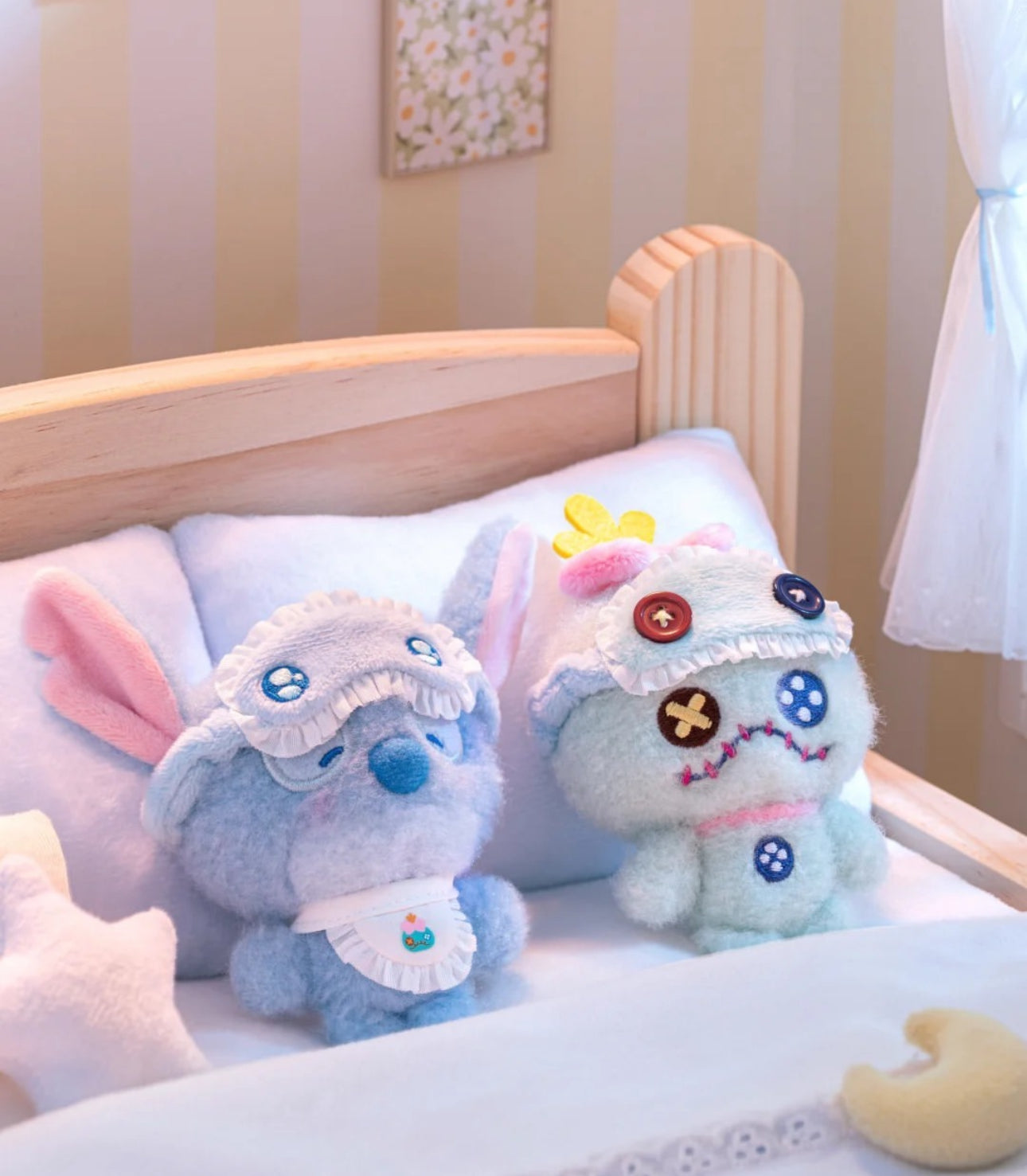 Mickey Friends Squinting Sleepwear